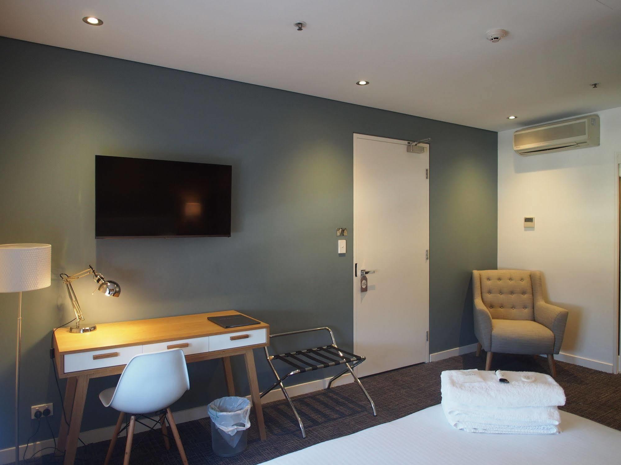 Crown Hotel Surry Hills Sydney Exterior photo